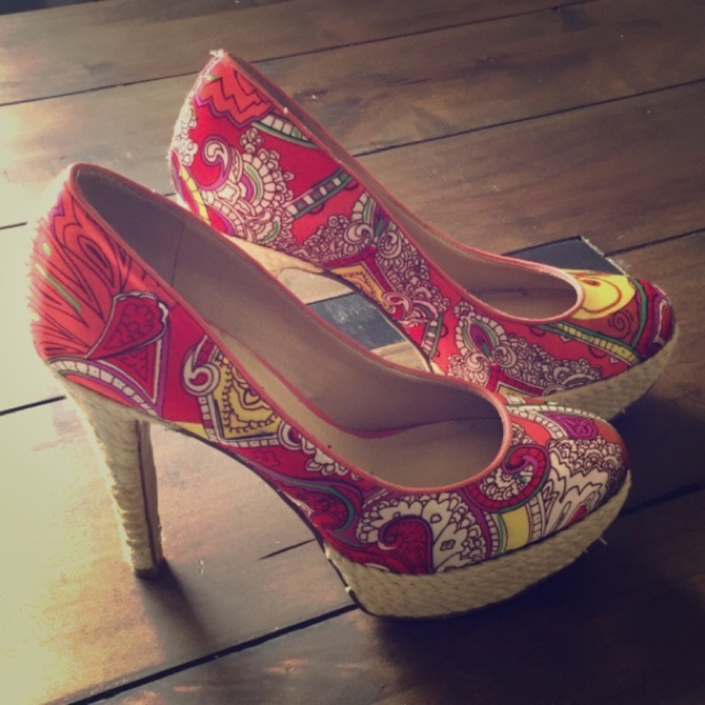 Nine West paisley heels - Size 5.5
