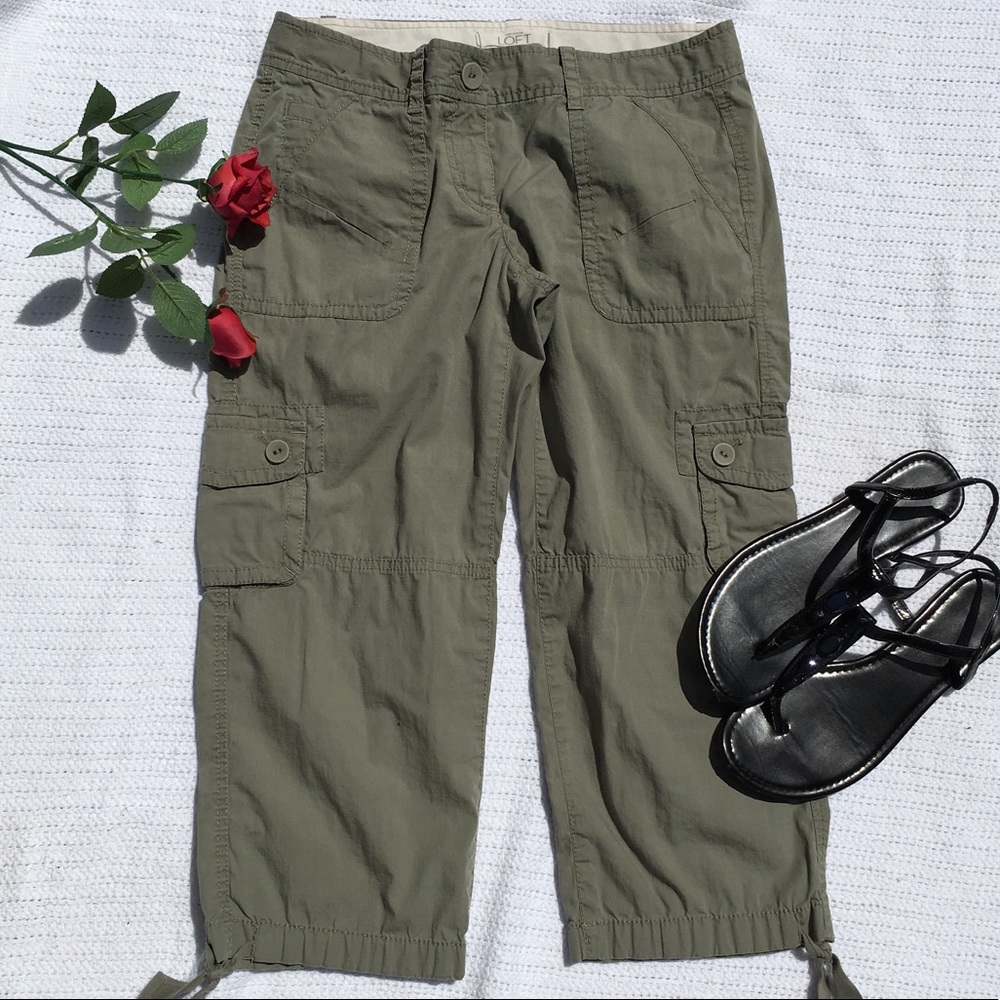 Loft olive green cargo Capri pants