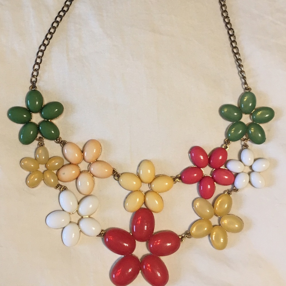 Multicolor Stone Flower Necklace 🌸