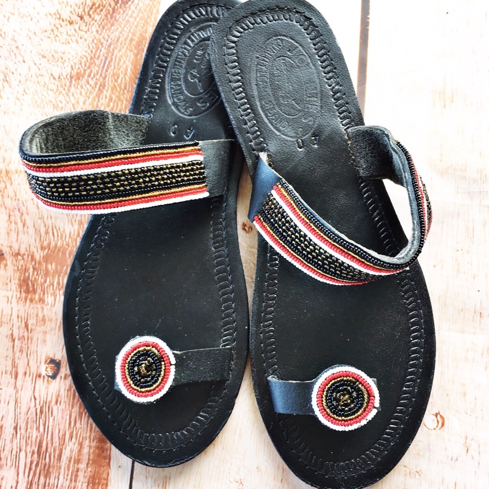 🆑SALE‼️Beaded leather flats 💐