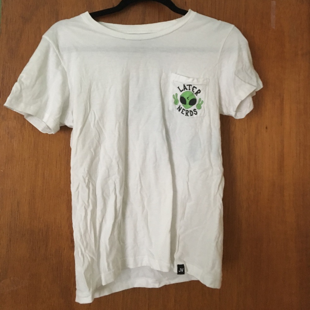 White alien t-shirt