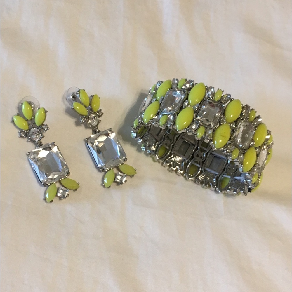 Gorgeous Rhinestone & Bead Earring & Bracelet Set