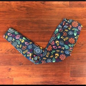 MUST GO!! Make an offer! OS lularoe leggings
