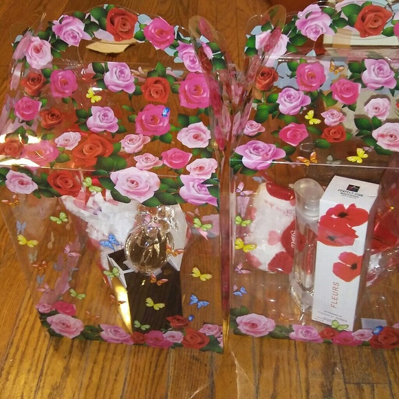Gift Boxes - Picture 1 of 1