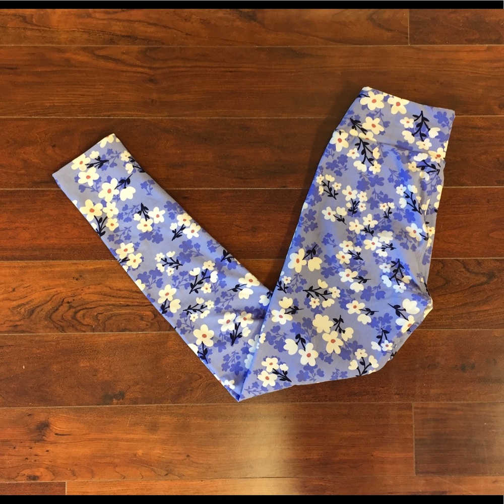 MUST GO!! Make an offer! OS lularoe leggings