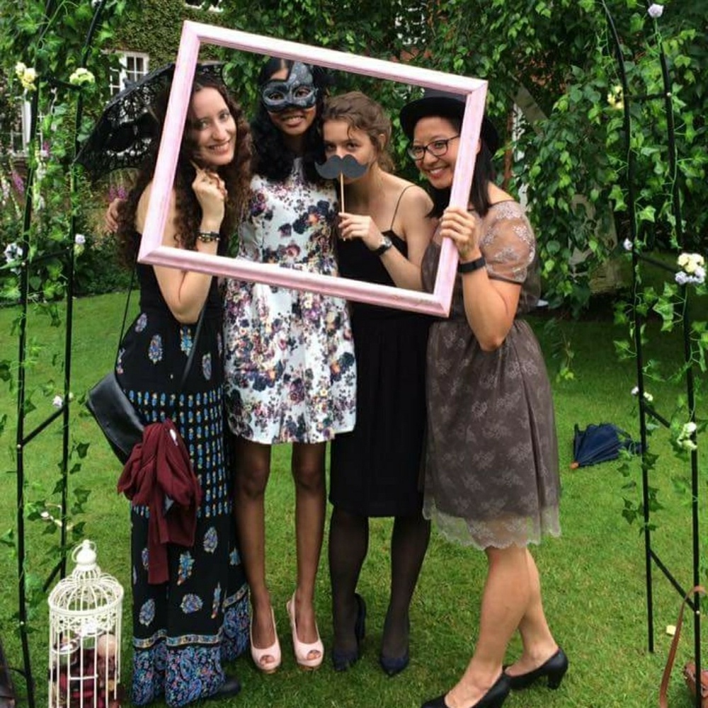 Meet your Posher, Mara