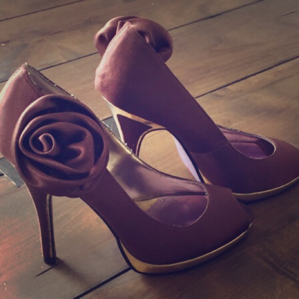 Brown Luichiny brand new heels - 5.5