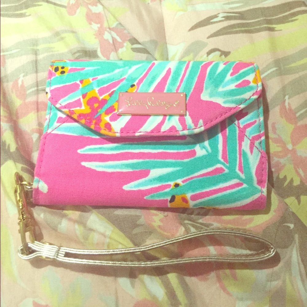 ❤️Lilly Wristlet!❤️