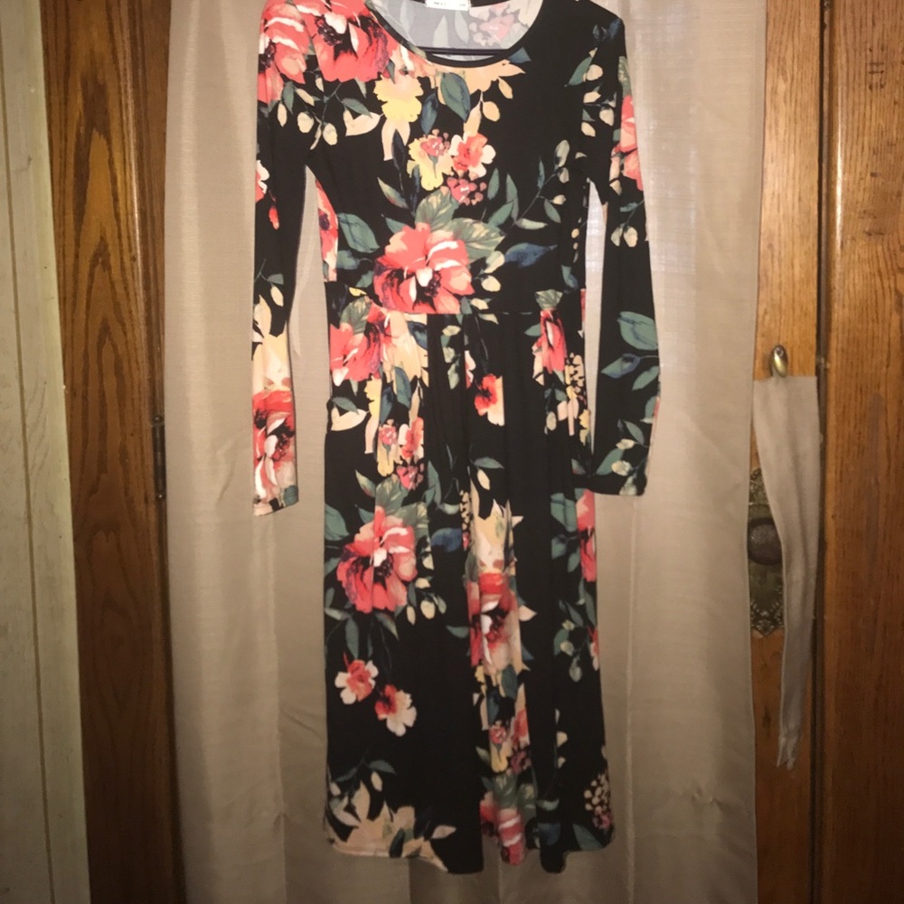 Jessa kae 3/4 sleeve midi dress
