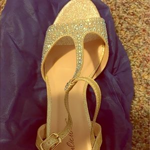 Beautiful, never worn dressy shoes