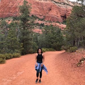 Meet your Posher, Lea