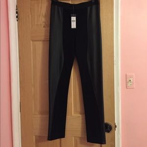 BCBG LEATHER SIDE LEGGINGS. NWT