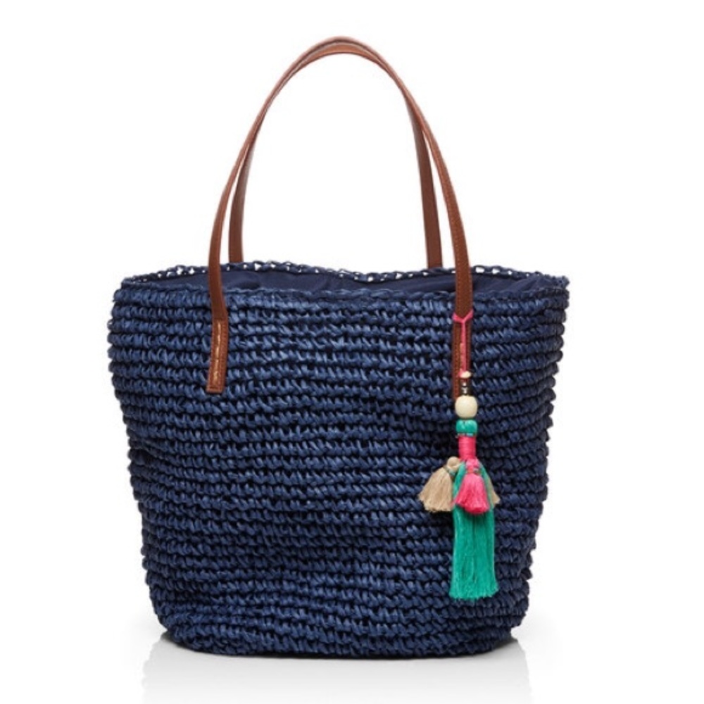 🆕 Chloe + Isabel Mainstreet Tassel Tote