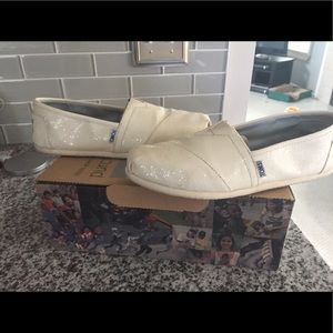 Toms sequin shoe sz 8