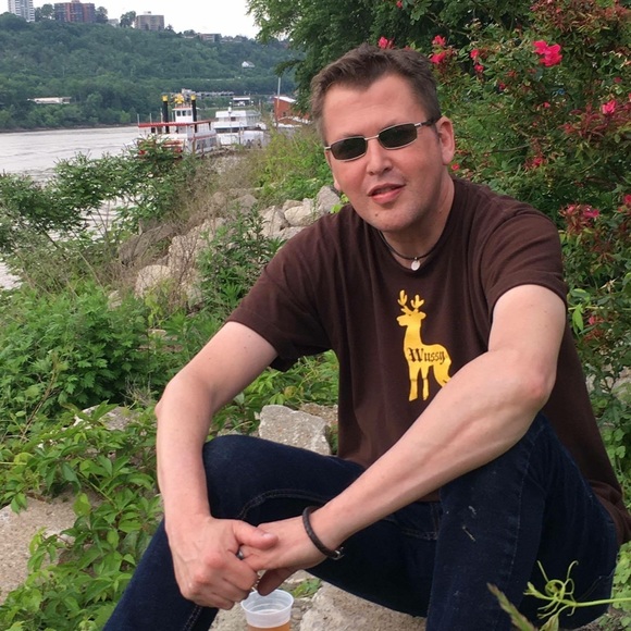 Meet your Posher, Casey - Picture 2 of 3