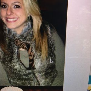 Gap Faux Fur Vest Women's Small/Kids Xl-XXL