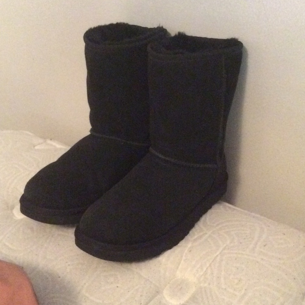 Black uggs