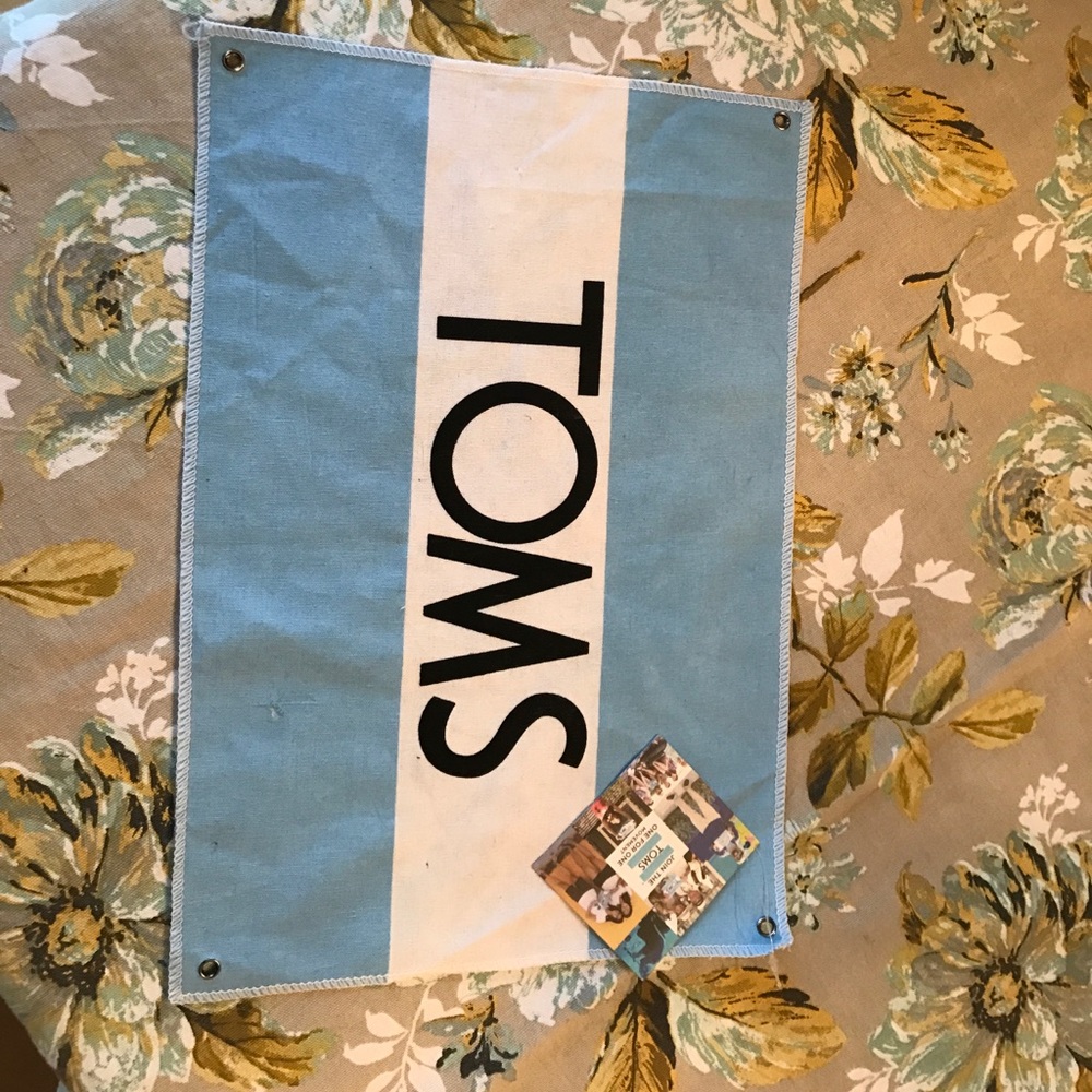 TOMS Flag