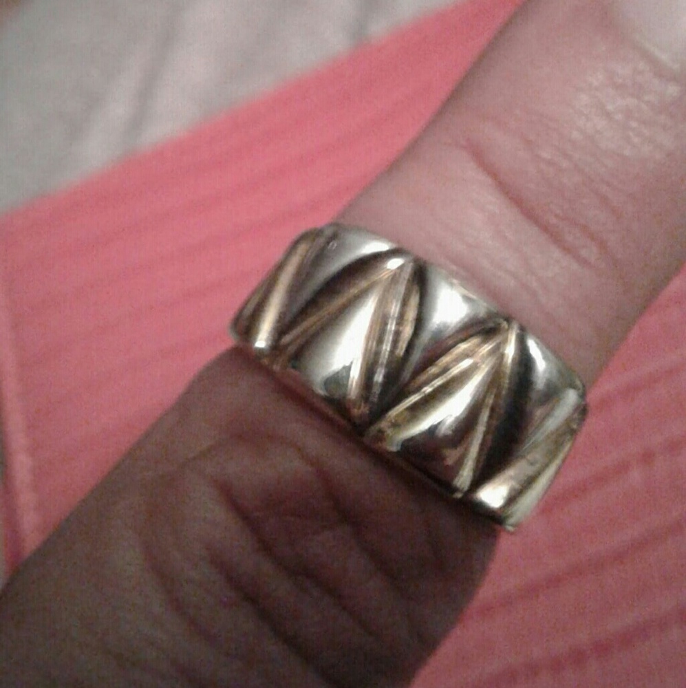 Unique Two Tone Sterling Band size 6