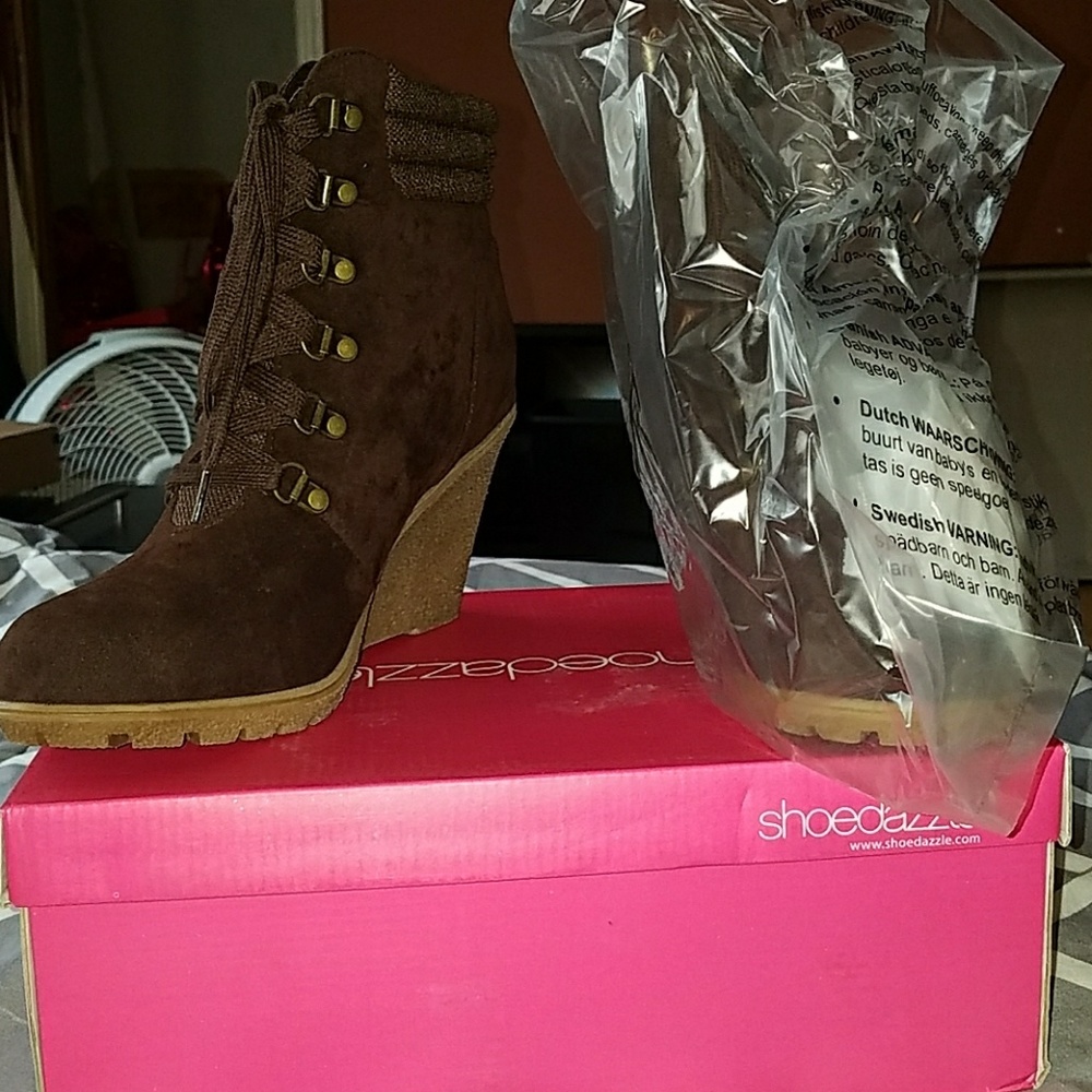 BRAND NEW BROWN HEELED WEDGE BOOTS