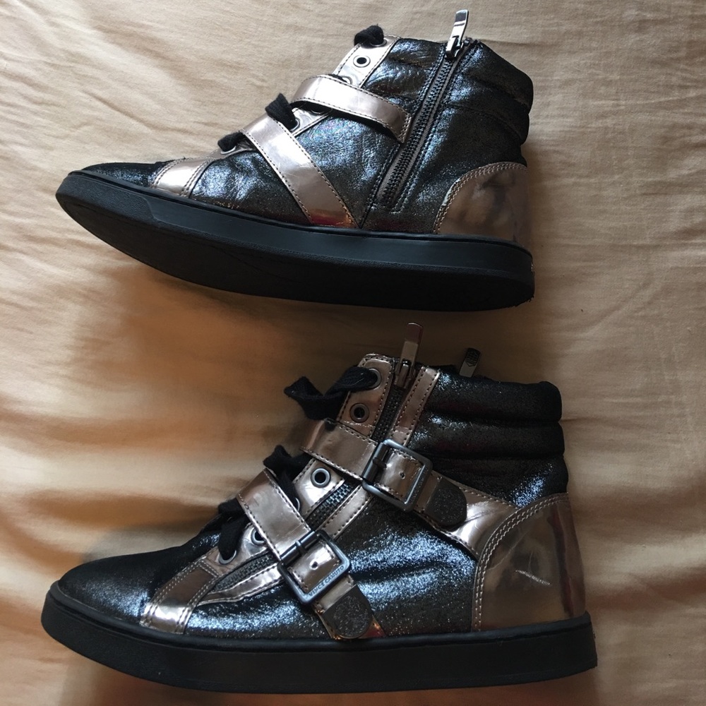 Vince Camuto Sneakers