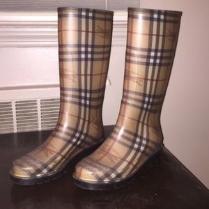 Authentic Burberry Rainboots☔️
