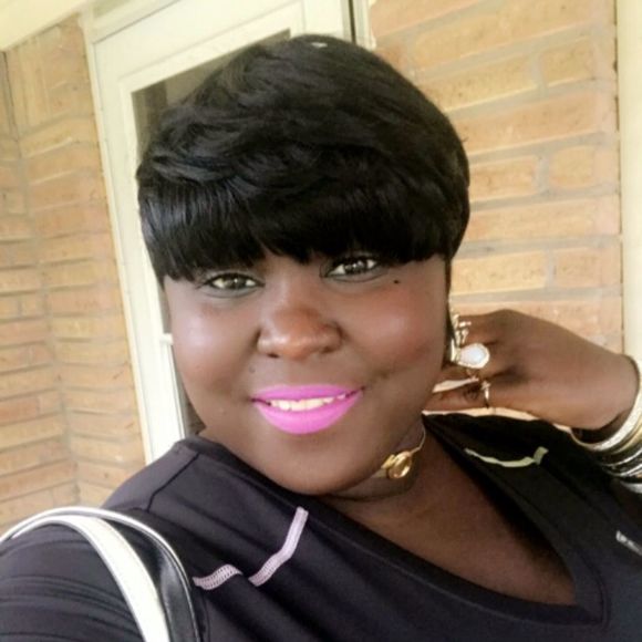 Meet your Posher, Fatima - Picture 1 of 1