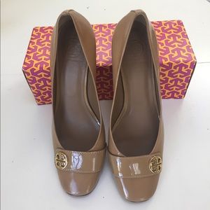 Tory Burch tan heels