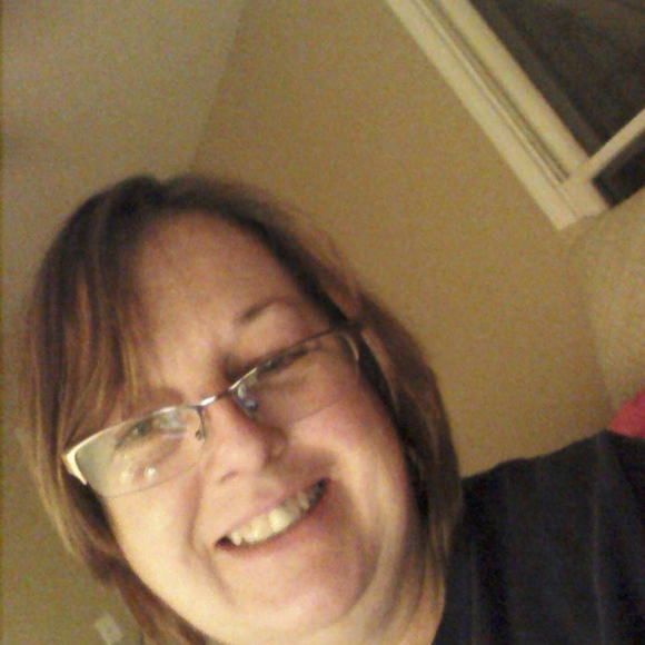 Meet your Posher, Debbie - Picture 1 of 1