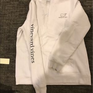 Vineyard vine sweatshirt