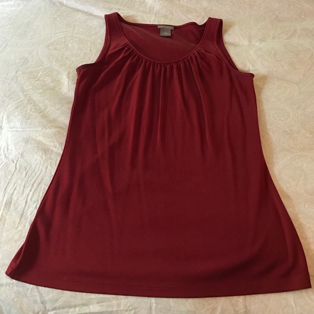 Gorgeous Ann Taylor tank top in red, size XS