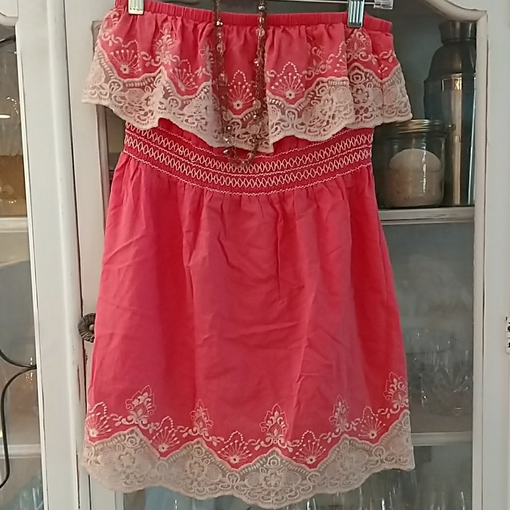🌺 Strapless lace top 🌺