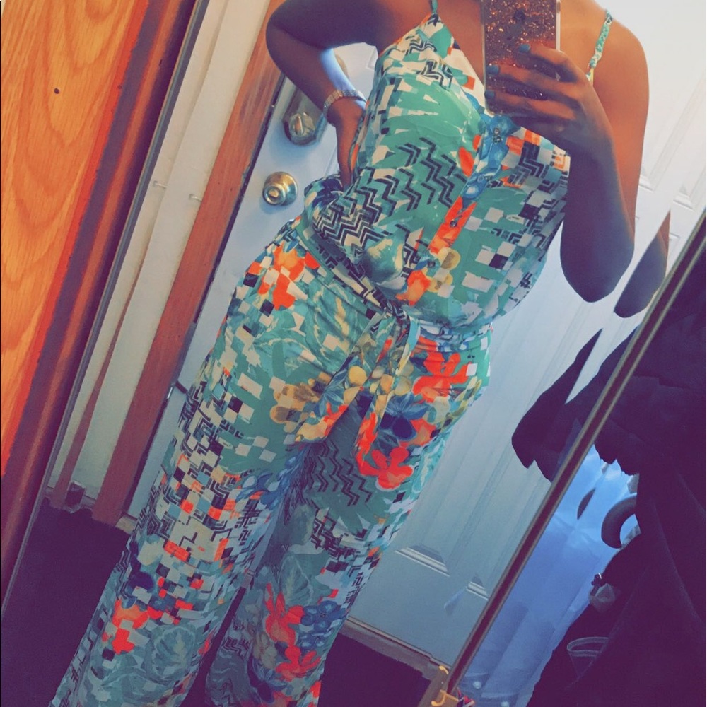 Bebe colorful 2 piece set, tags attached