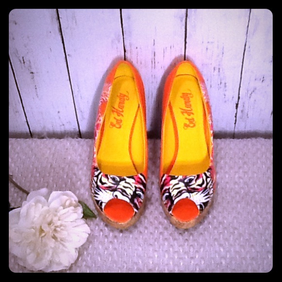 ⚡️FLASH SALE⚡️Ed Hardy Wedges Size 7 Floral 💞 - Picture 4 of 7