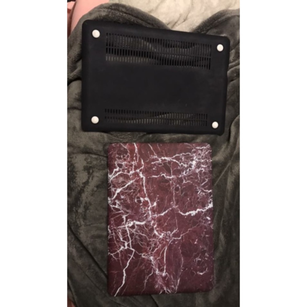 marble macbook pro 13.5 in cover