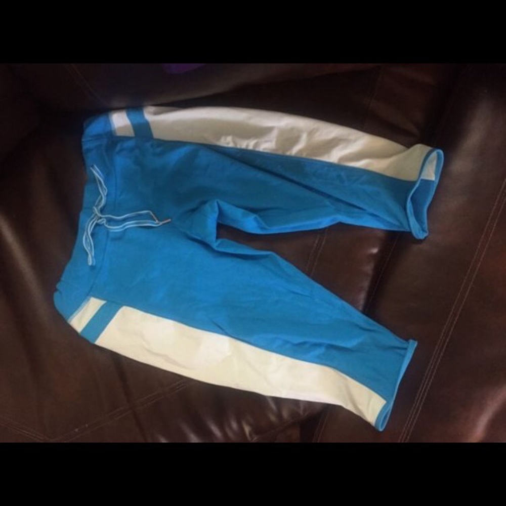 Lululemon beach cruiser capris