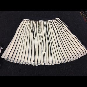 J. Crew Mini pleated skirt! Sz 10