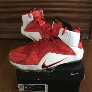 LEBRON HOME Xll - 6.5youth