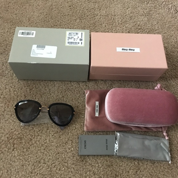 Miu Miu sunglasses - Picture 1 of 4
