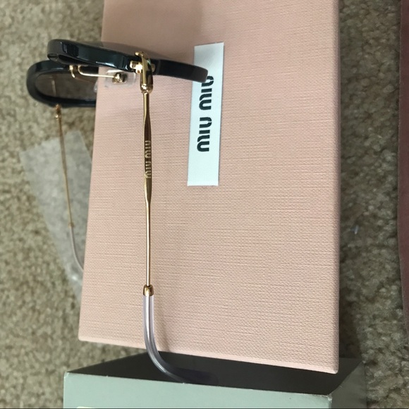 Miu Miu sunglasses - Picture 3 of 4