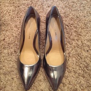Antonio Melani Silver Pointed Toe Heel Size 9