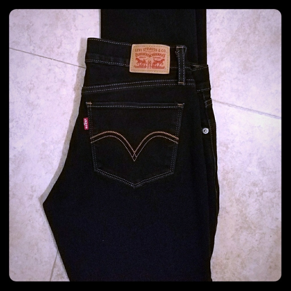 Levis skinny dark denim only wore maybe 3 times