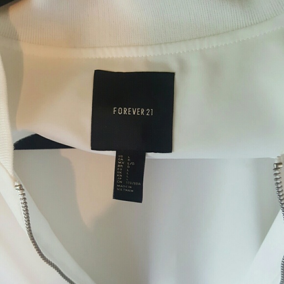 NEVER BEEN WORN JACKET - Picture 3 of 3