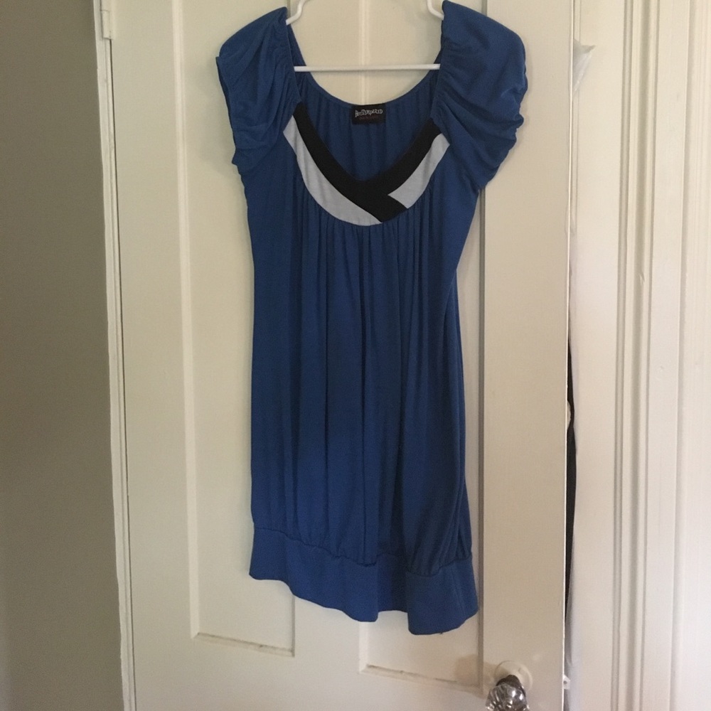 Short sleeve top