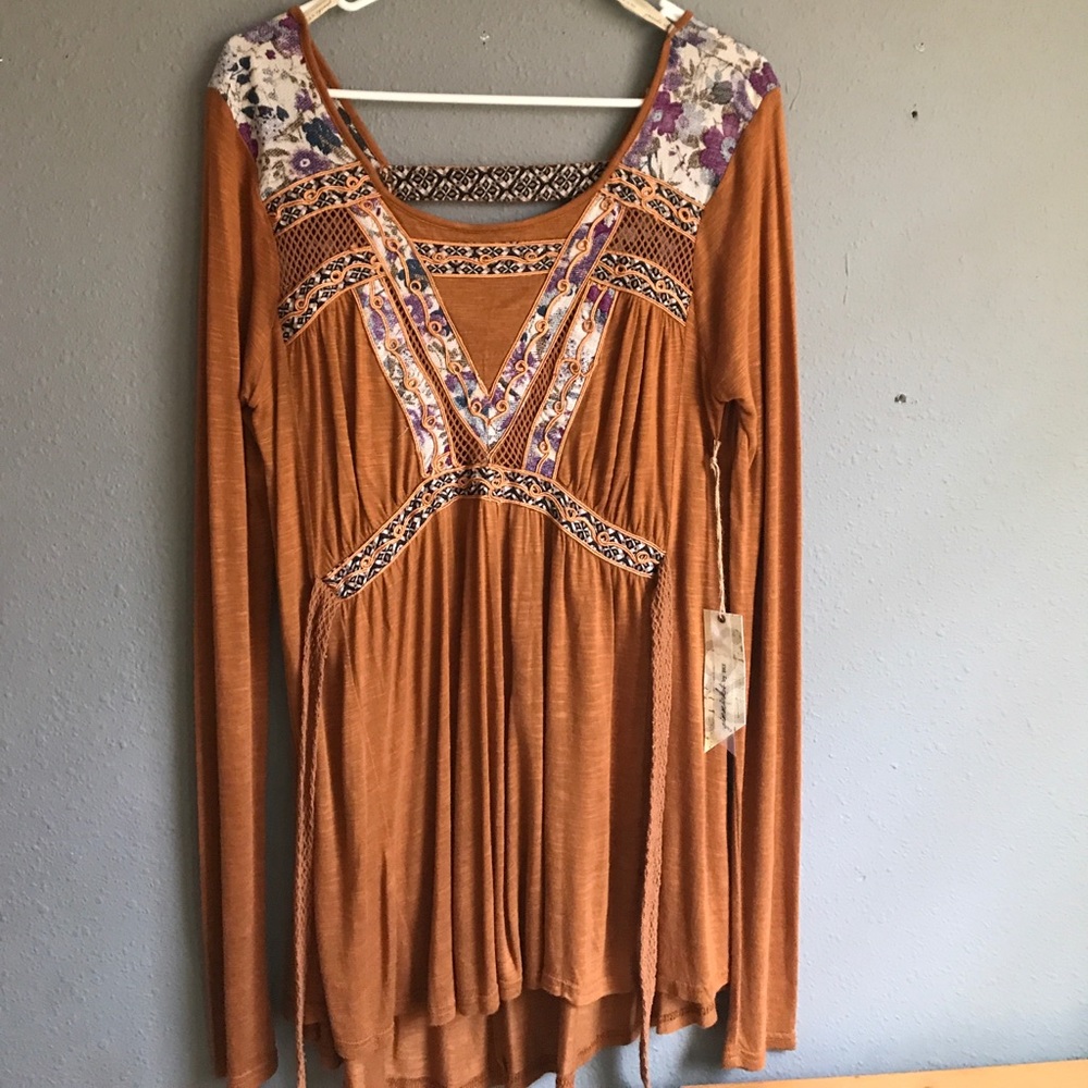 NWT💕Tunic from Buckle