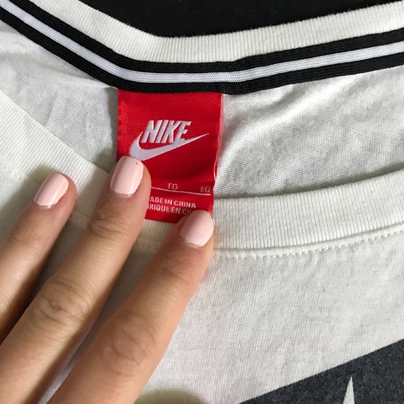 Nike shirt - Picture 2 of 4