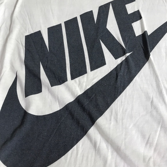 Nike shirt - Picture 4 of 4