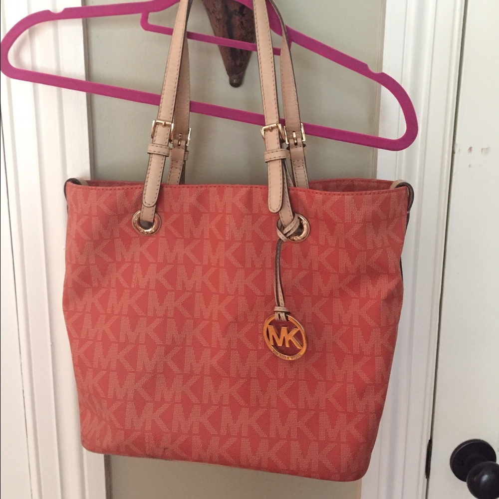 Michael Kors orange monogram purse! 💕💕