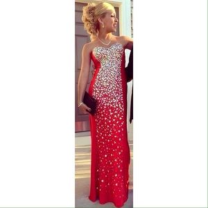 Long red dress with silver jewels