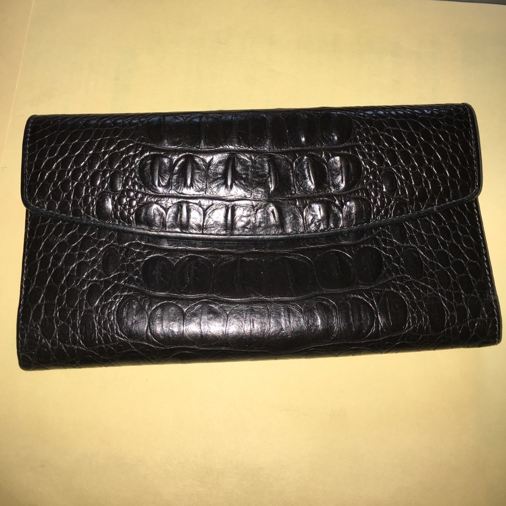 Ladies Brahmin wallet